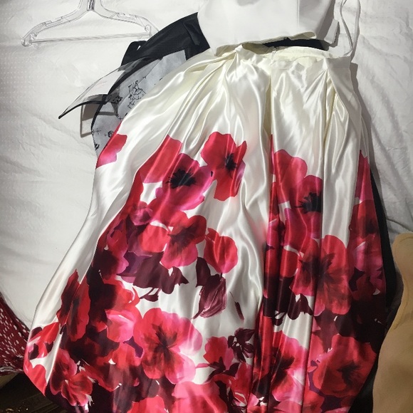 Prom dress - Picture 3 of 4